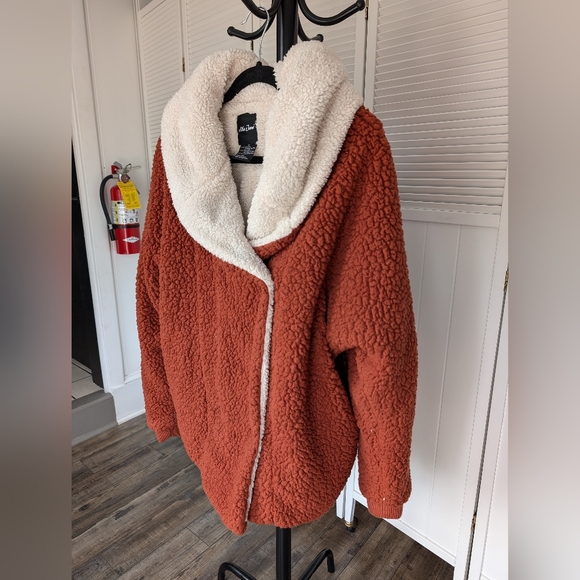 Super Warm Me Jane Rust Colored Jacket with Buttons. Like New. Medium. - Picture 2 of 7